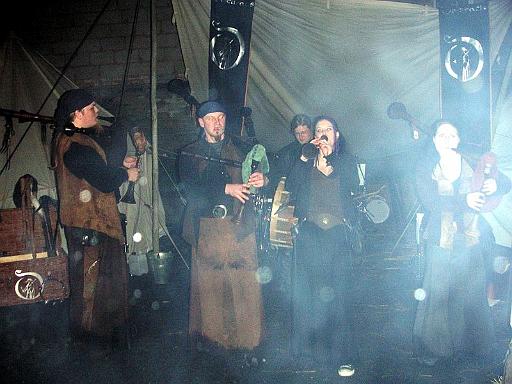 19.04.08-4.jpg - Gorillas im Nebel